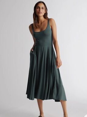 Quince Sleeveless Green Scoop Neck Midi Dress